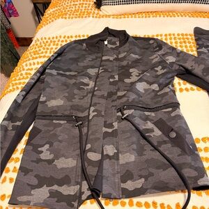 CAbi Gray Camouflage Drawcord Field Jacket and large matching leggings